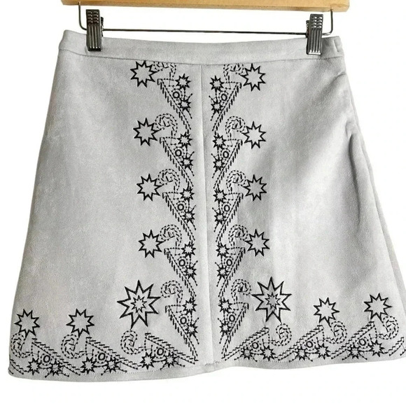 Seek The Label Gray Faux Suede Embroidered A-Line Mini Skirt Size S XS - Picture 10 of 10
